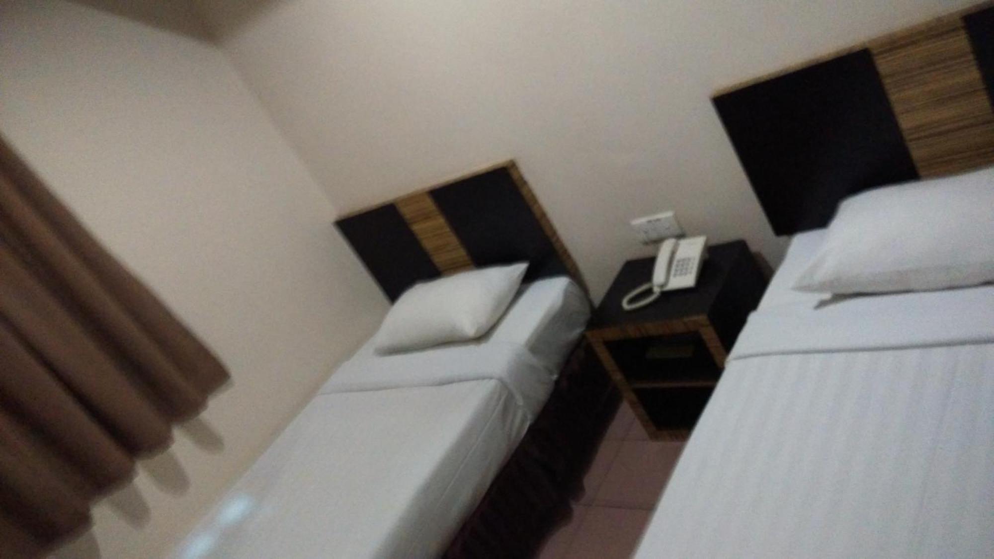 Hotel Traveller Kota Kinabalu Pokoj fotografie