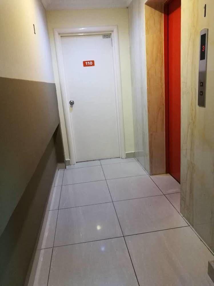 Hotel Traveller Kota Kinabalu Exteriér fotografie